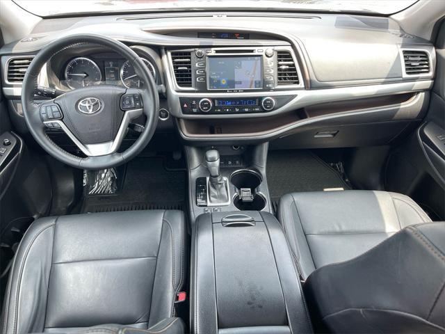 used 2016 Toyota Highlander car, priced at $21,660