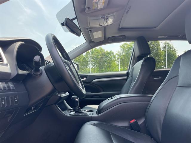 used 2016 Toyota Highlander car, priced at $21,660
