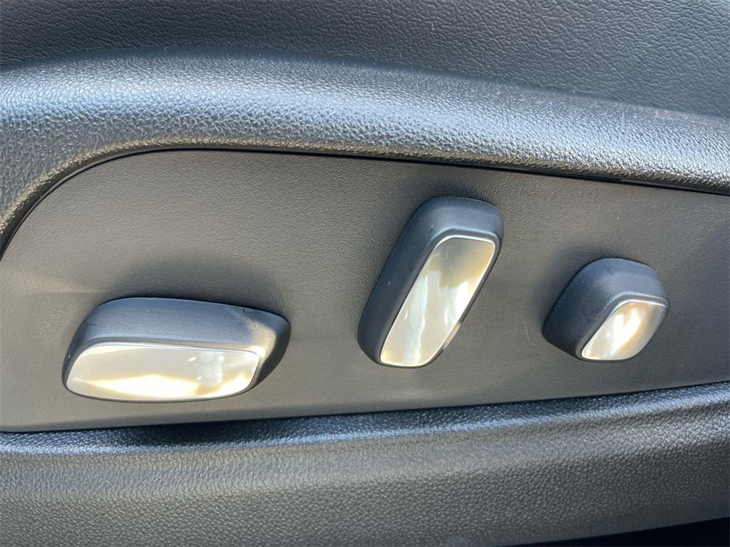 used 2024 Cadillac XT6 car, priced at $42,250