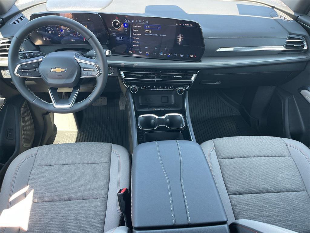 used 2025 Chevrolet Traverse car, priced at $39,680