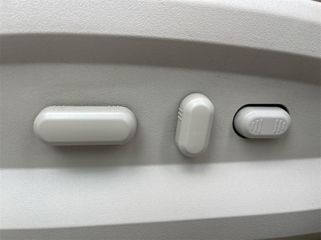 used 2013 Lincoln MKX car, priced at $7,950