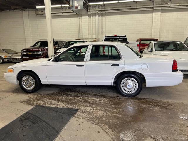 used 2002 Ford Crown Victoria car, priced at $5,450