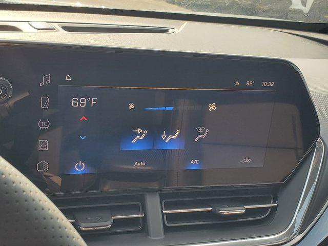 new 2025 Chevrolet Trax car, priced at $26,330