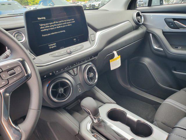new 2025 Chevrolet Blazer car, priced at $35,072