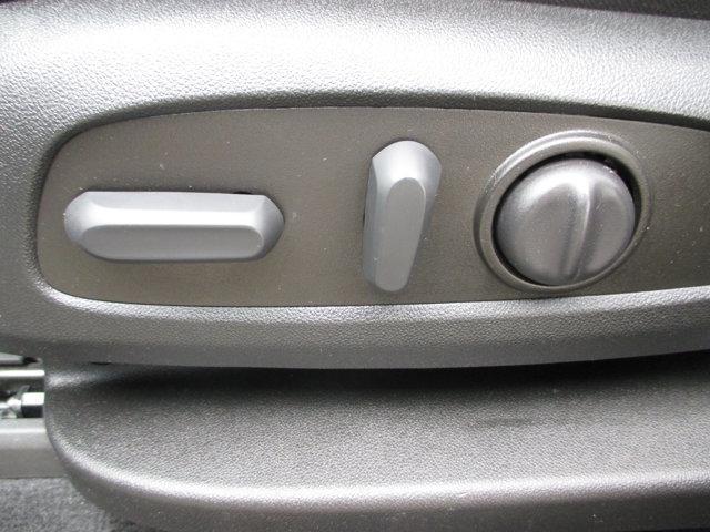 used 2023 Chevrolet Traverse car, priced at $29,482