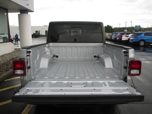 used 2022 Jeep Gladiator car, priced at $32,267