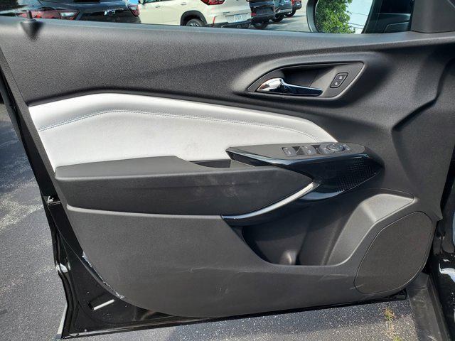 new 2025 Chevrolet Trax car, priced at $23,222