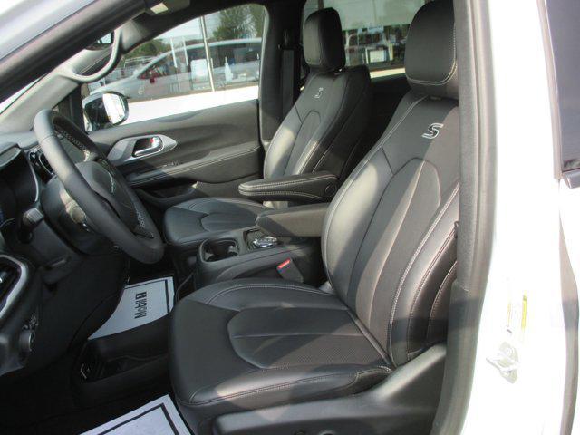 used 2024 Chrysler Pacifica Hybrid car, priced at $39,430