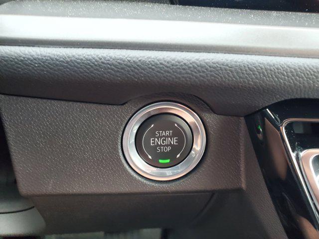 new 2025 Chevrolet Traverse car, priced at $39,559
