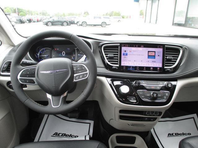 used 2022 Chrysler Pacifica Hybrid car, priced at $28,529