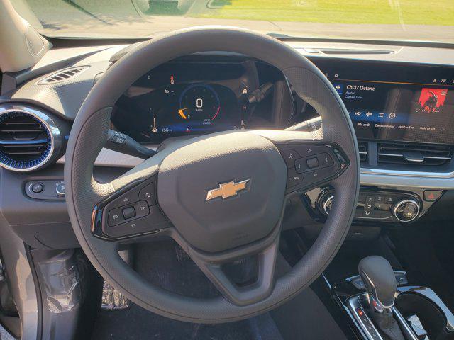 new 2025 Chevrolet Trax car, priced at $22,702