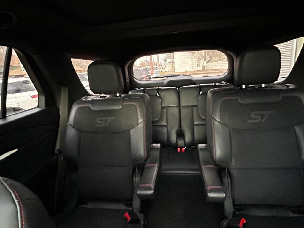 new 2025 Ford Explorer car, priced at $59,888