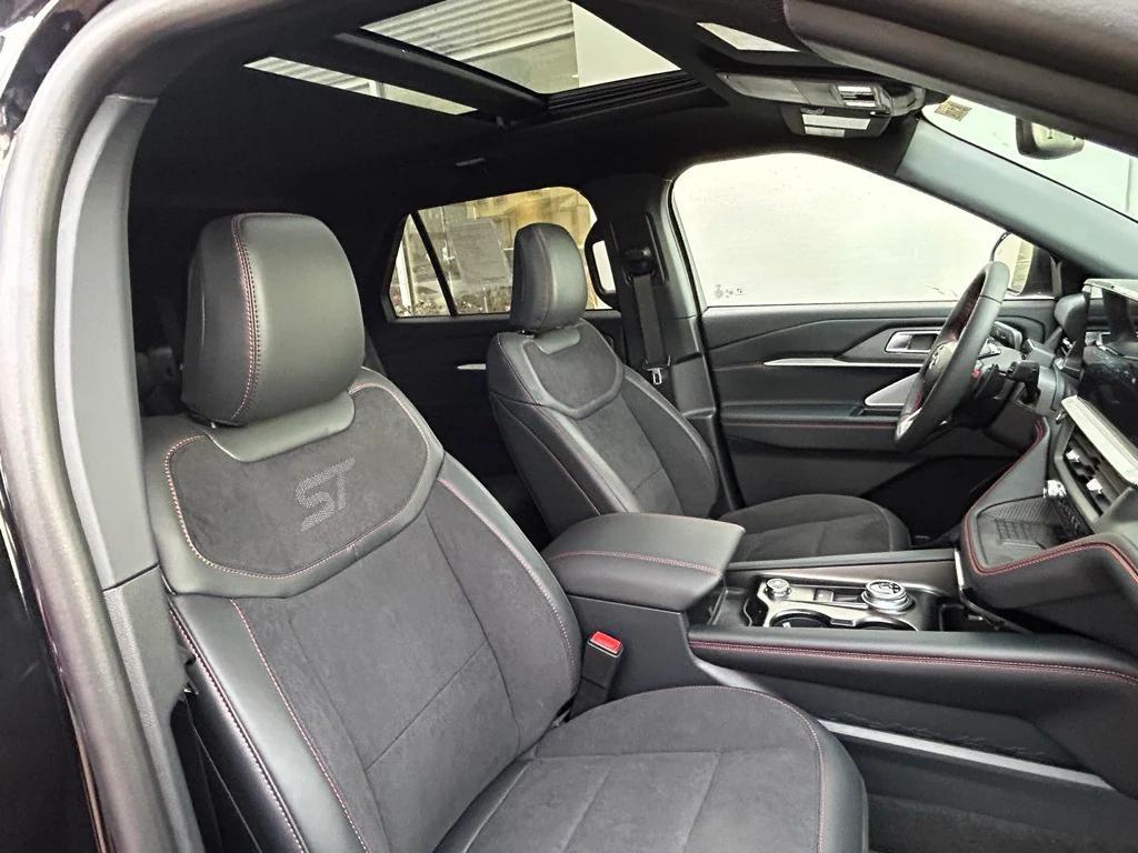new 2025 Ford Explorer car, priced at $59,888