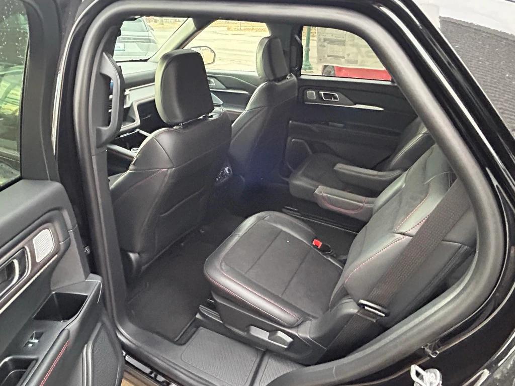 new 2025 Ford Explorer car, priced at $59,888