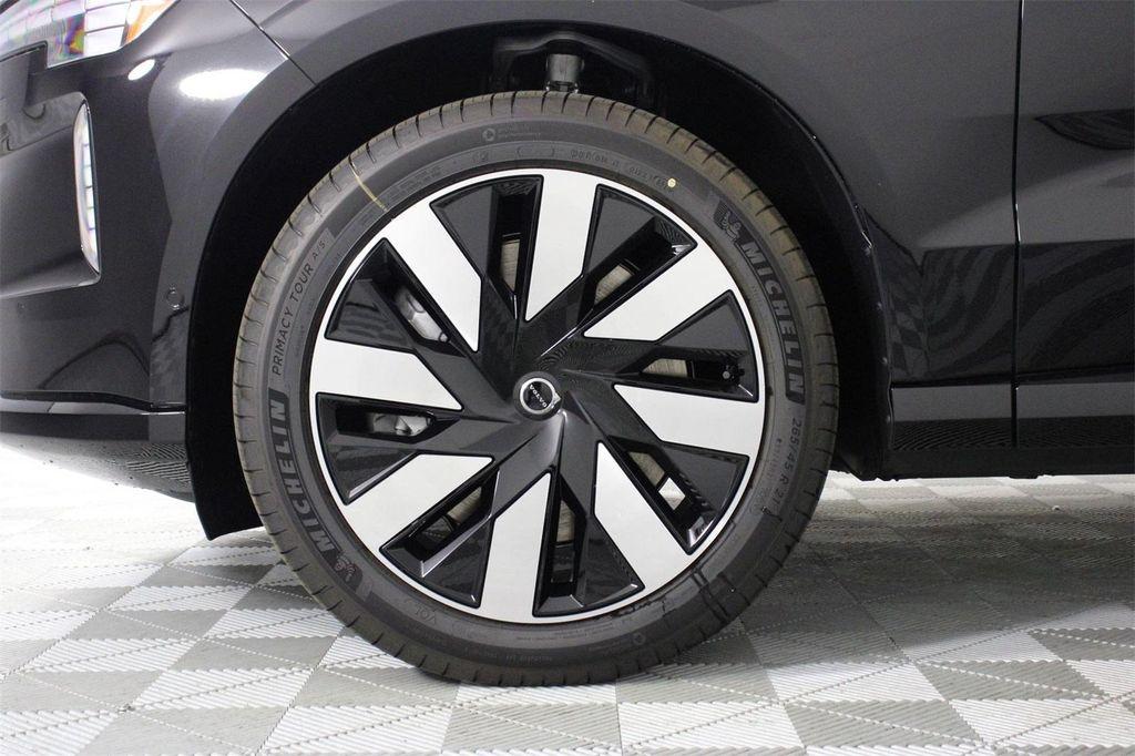 new 2025 Volvo EX90 car, priced at $82,090