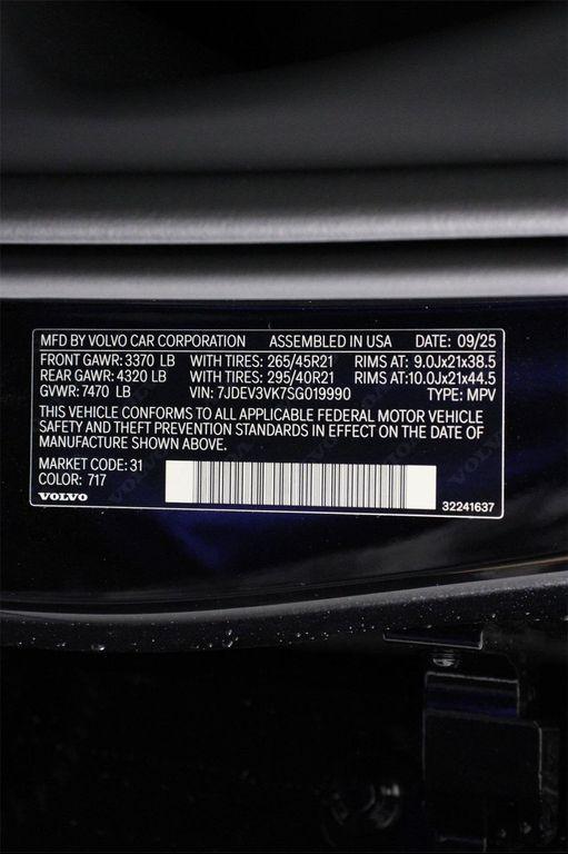 new 2025 Volvo EX90 car, priced at $82,090