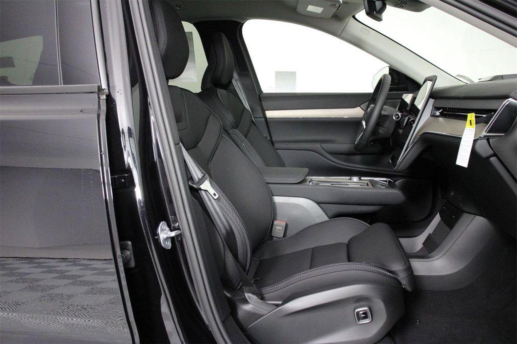 new 2025 Volvo EX90 car, priced at $82,090