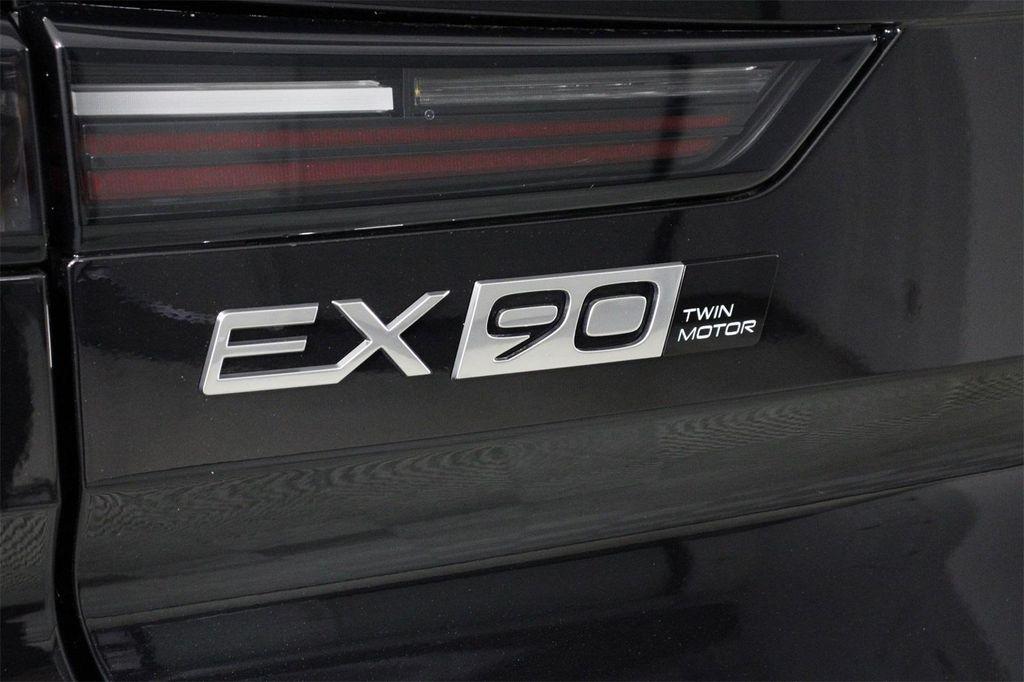 new 2025 Volvo EX90 car, priced at $82,090