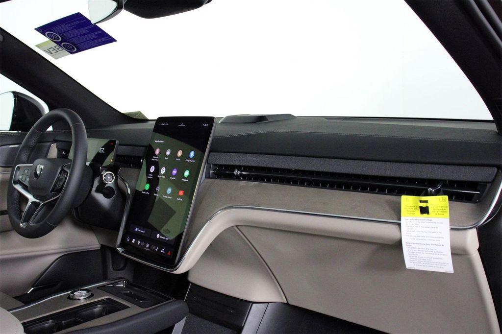 new 2025 Volvo EX90 car, priced at $82,890