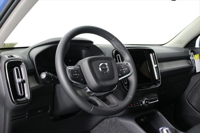 new 2025 Volvo XC40 car, priced at $51,590