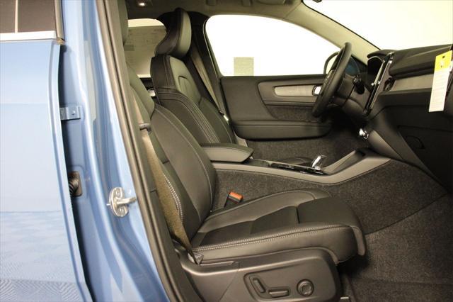 new 2025 Volvo XC40 car, priced at $51,590