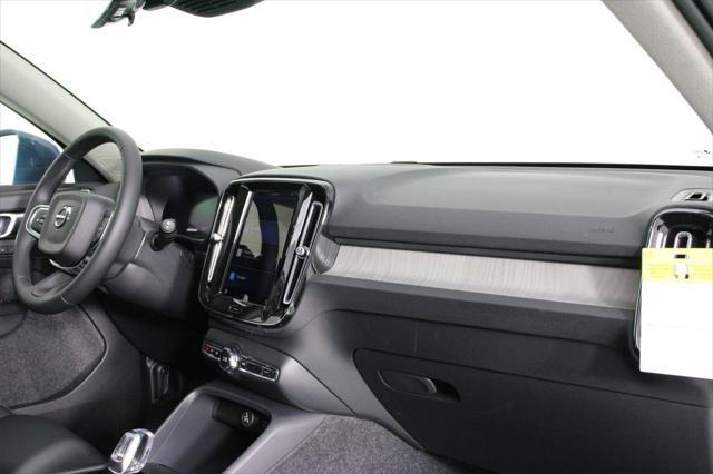 new 2025 Volvo XC40 car, priced at $51,590