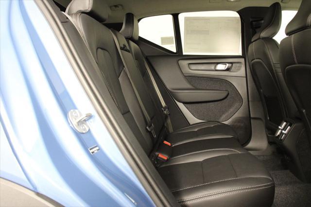 new 2025 Volvo XC40 car, priced at $51,590