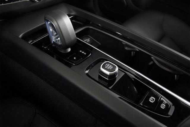 new 2025 Volvo XC60 car, priced at $49,095
