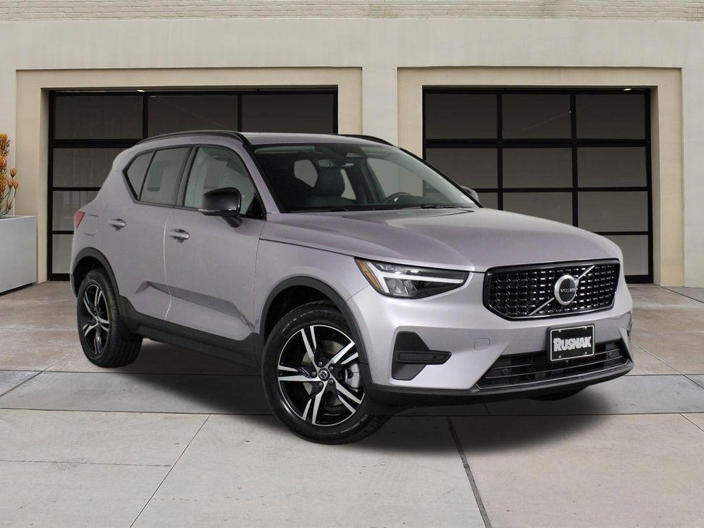 new 2026 Volvo XC40 car, priced at $45,995