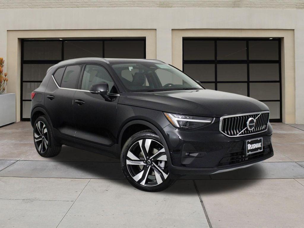 new 2025 Volvo XC40 car, priced at $51,590