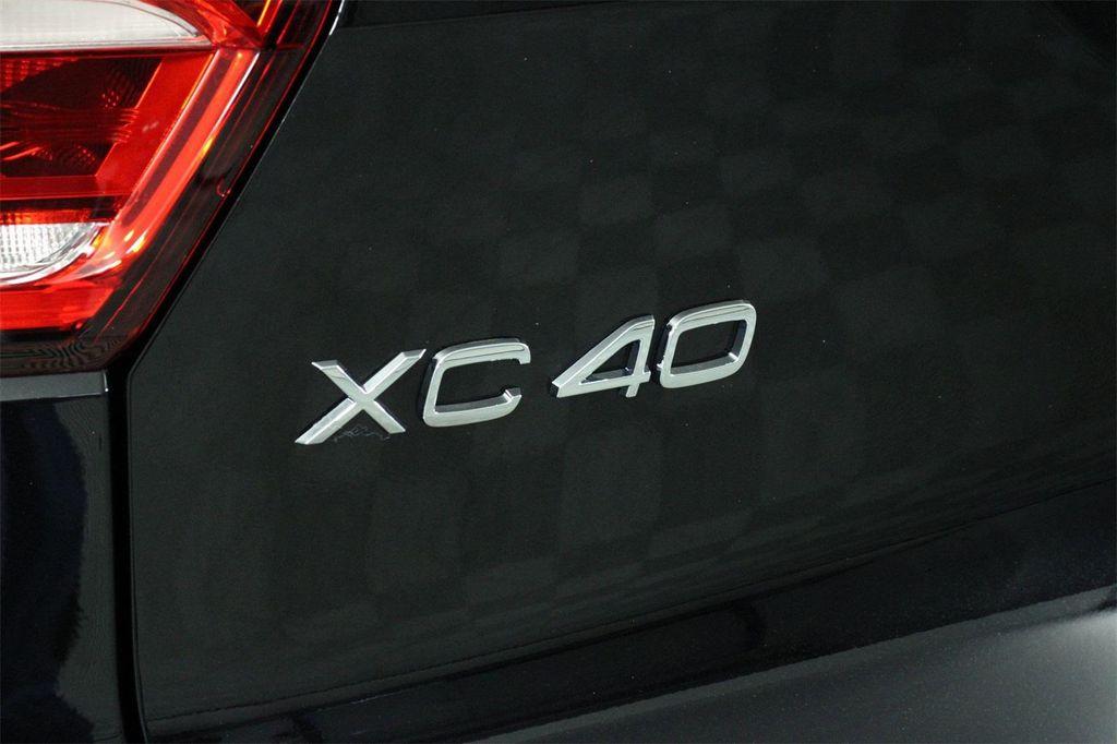 new 2025 Volvo XC40 car, priced at $51,590