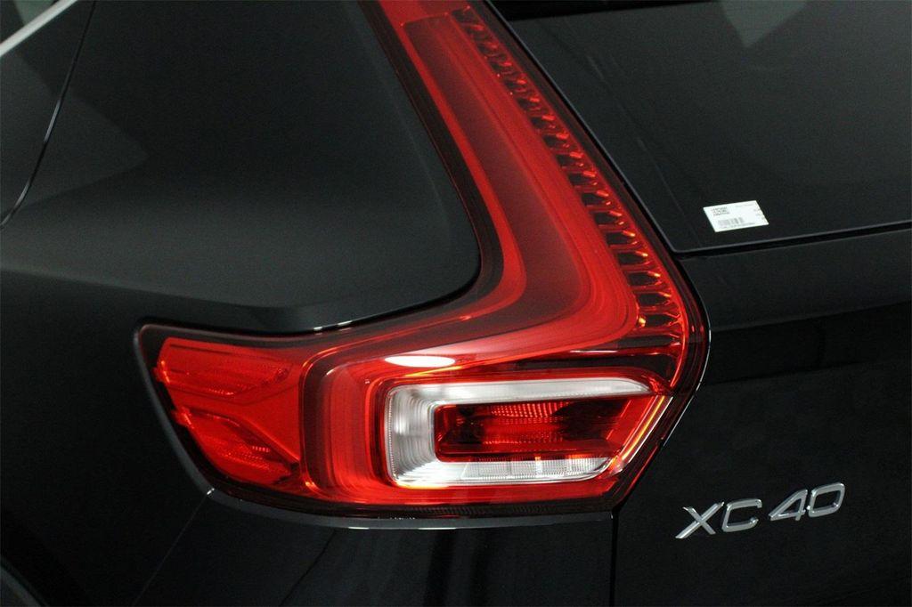 new 2025 Volvo XC40 car, priced at $51,590
