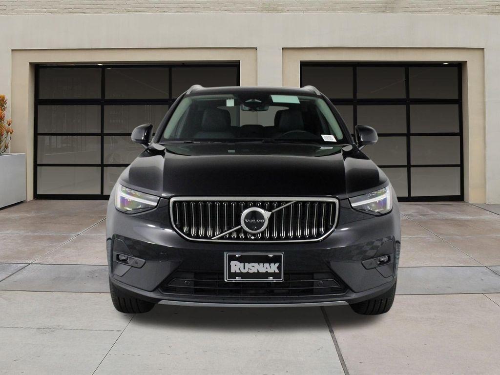 new 2025 Volvo XC40 car, priced at $51,590