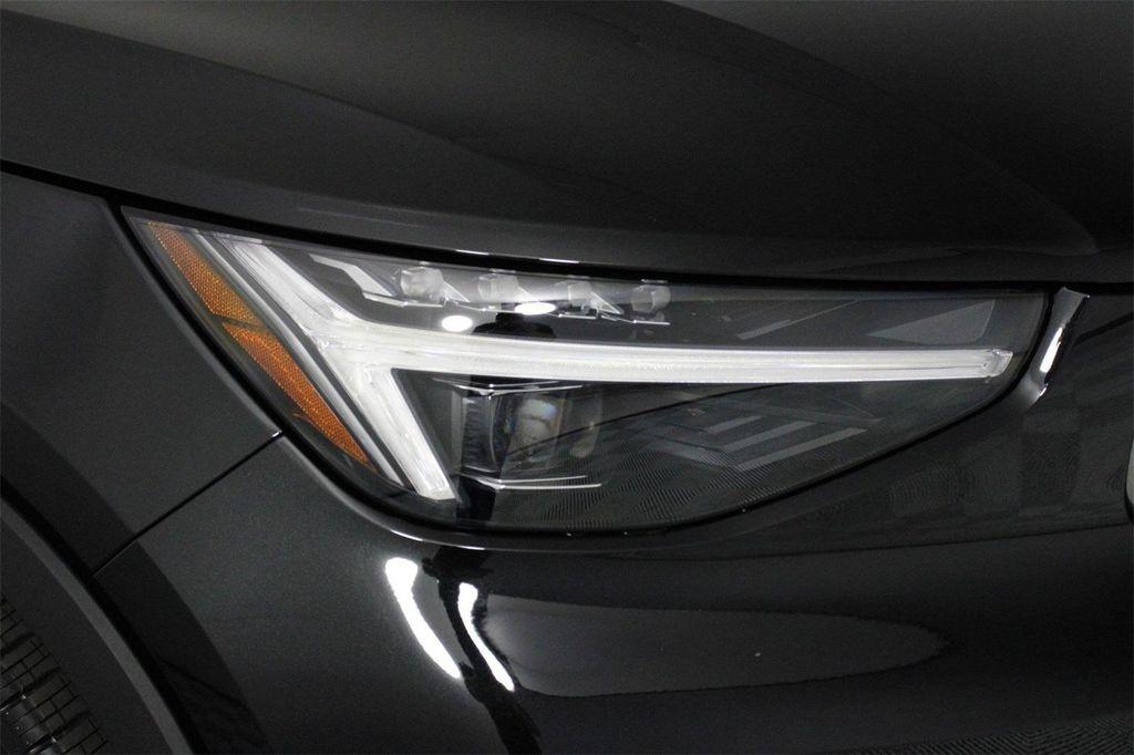 new 2025 Volvo XC40 car, priced at $51,590
