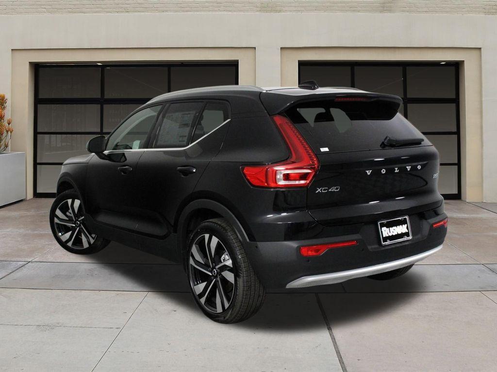 new 2025 Volvo XC40 car, priced at $51,590