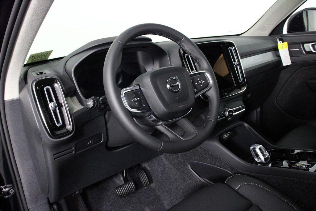 new 2025 Volvo XC40 car, priced at $51,590