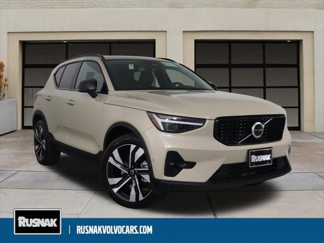 new 2025 Volvo XC40 car, priced at $50,825