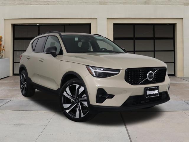 new 2025 Volvo XC40 car, priced at $50,825