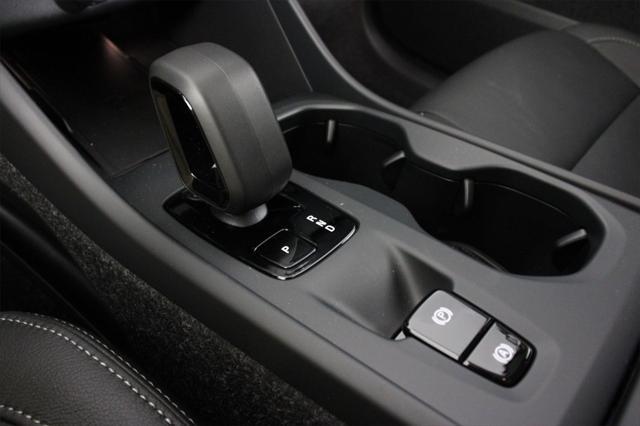 new 2025 Volvo XC40 car, priced at $46,035