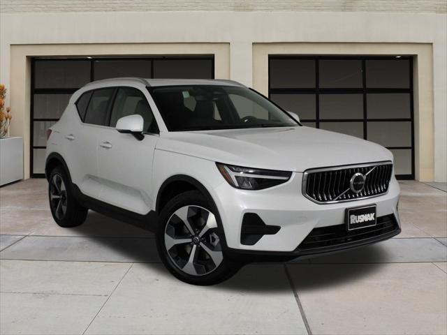 new 2025 Volvo XC40 car, priced at $46,035