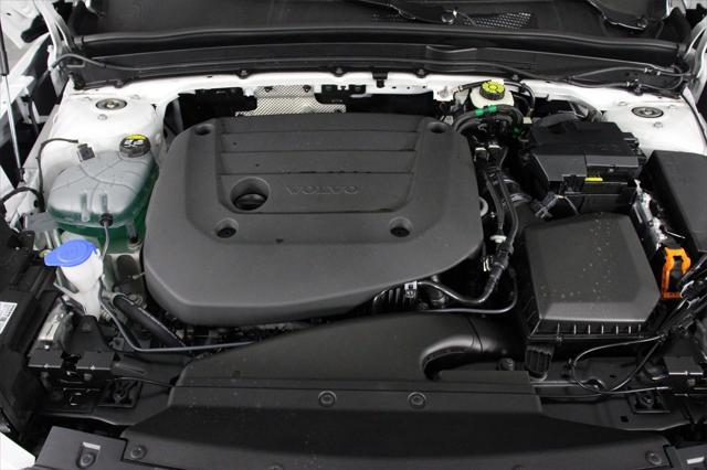 new 2025 Volvo XC40 car, priced at $46,035
