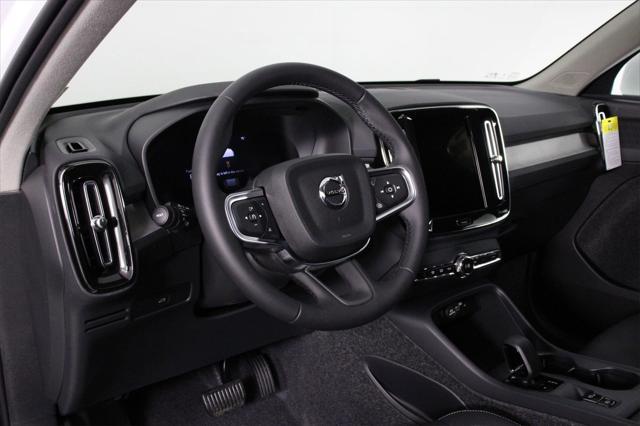 new 2025 Volvo XC40 car, priced at $46,035