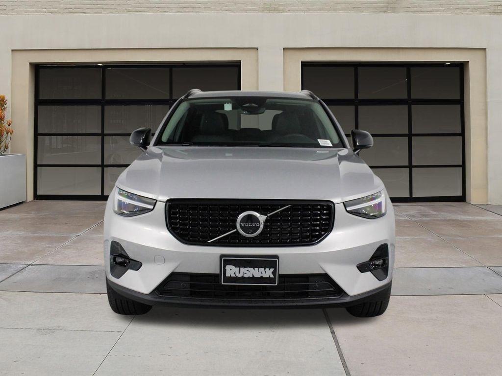 new 2025 Volvo XC40 car, priced at $51,565