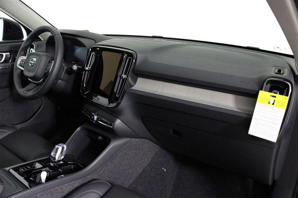 new 2025 Volvo XC40 car, priced at $51,565