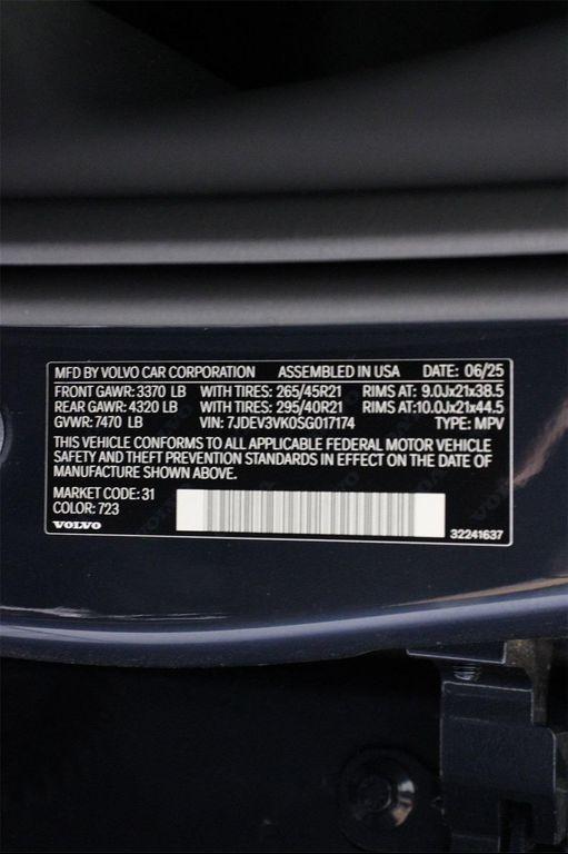 new 2025 Volvo EX90 car, priced at $84,920