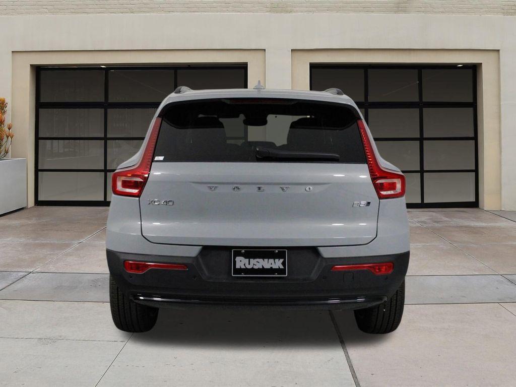 new 2025 Volvo XC40 car, priced at $49,810