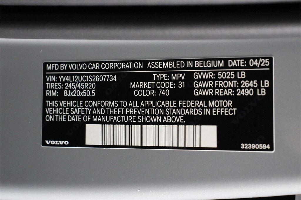 new 2025 Volvo XC40 car, priced at $49,810
