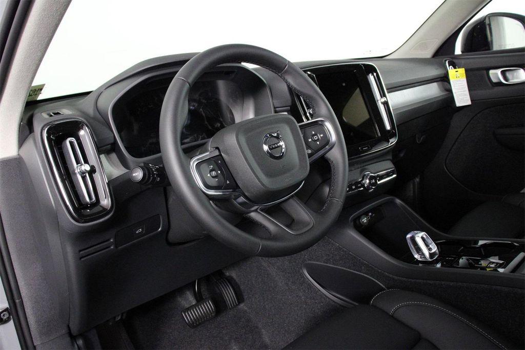 new 2025 Volvo XC40 car, priced at $49,810