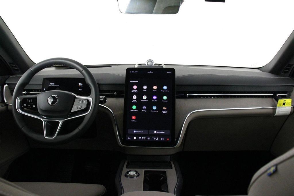 new 2025 Volvo EX90 car, priced at $95,140