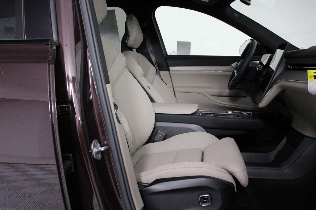 new 2025 Volvo EX90 car, priced at $95,140